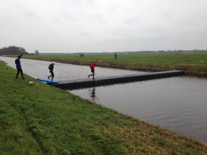 1 van de vele bruggetjes