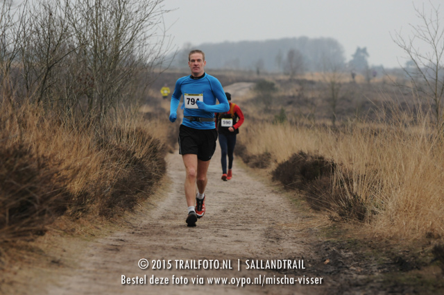 De andere kant van de weg